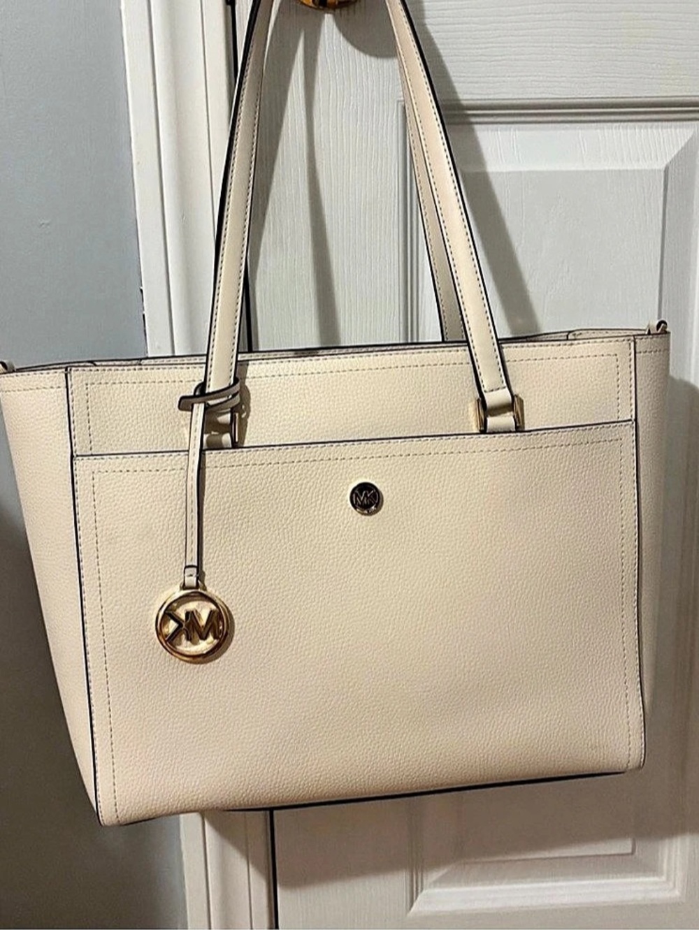 Michael Kors Voyager Large Saffiano Leather Top-Zip Tote Bag Cream